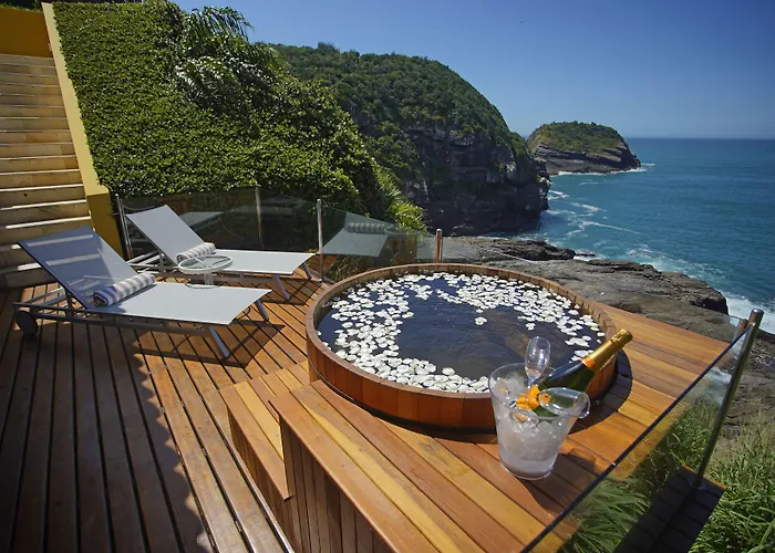 Cliffside Luxury Inn